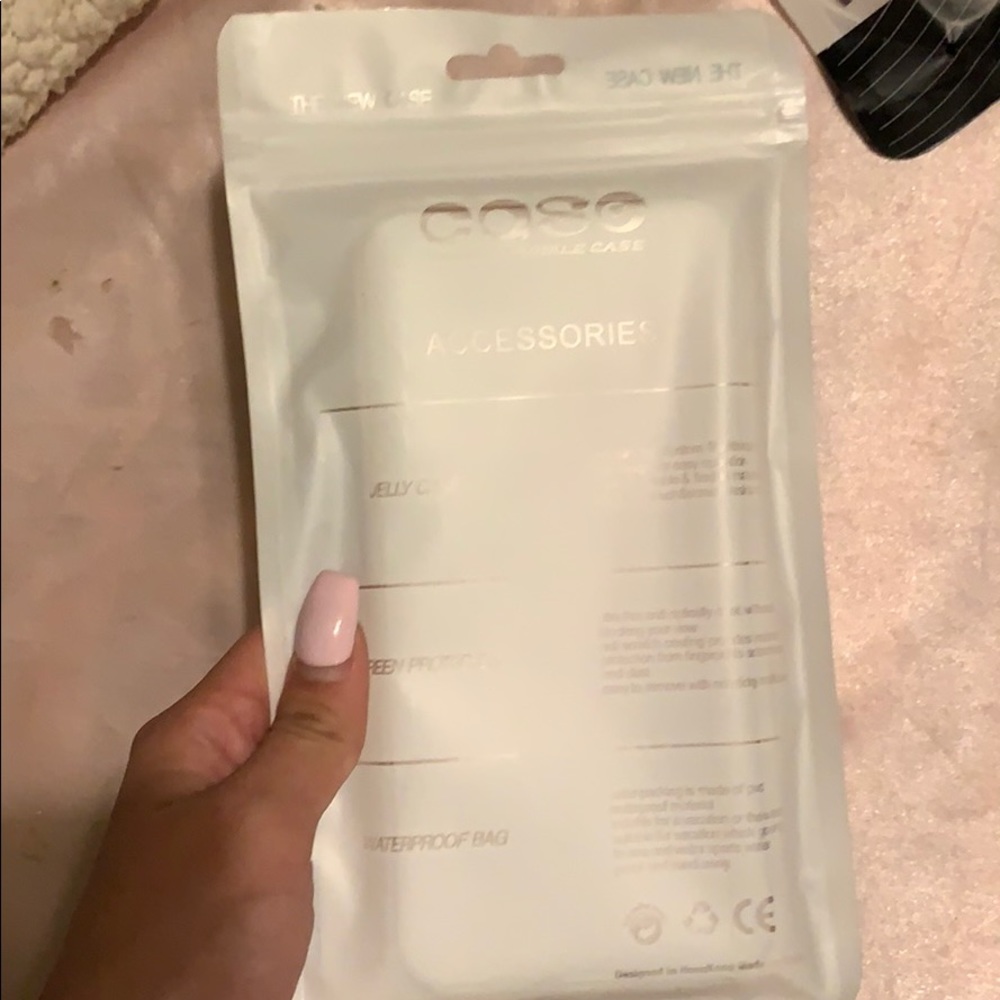 iPhone 8plus case never opened - Picture 2 of 2